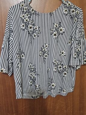 Women’s Black & White Striped Floral Short Sleeve Blouse